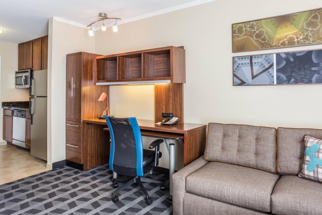 Towneplace Airport Hotel