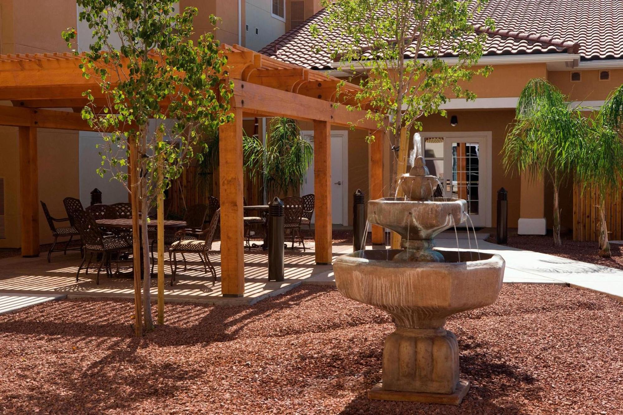 Towneplace Airport Hotel 3*