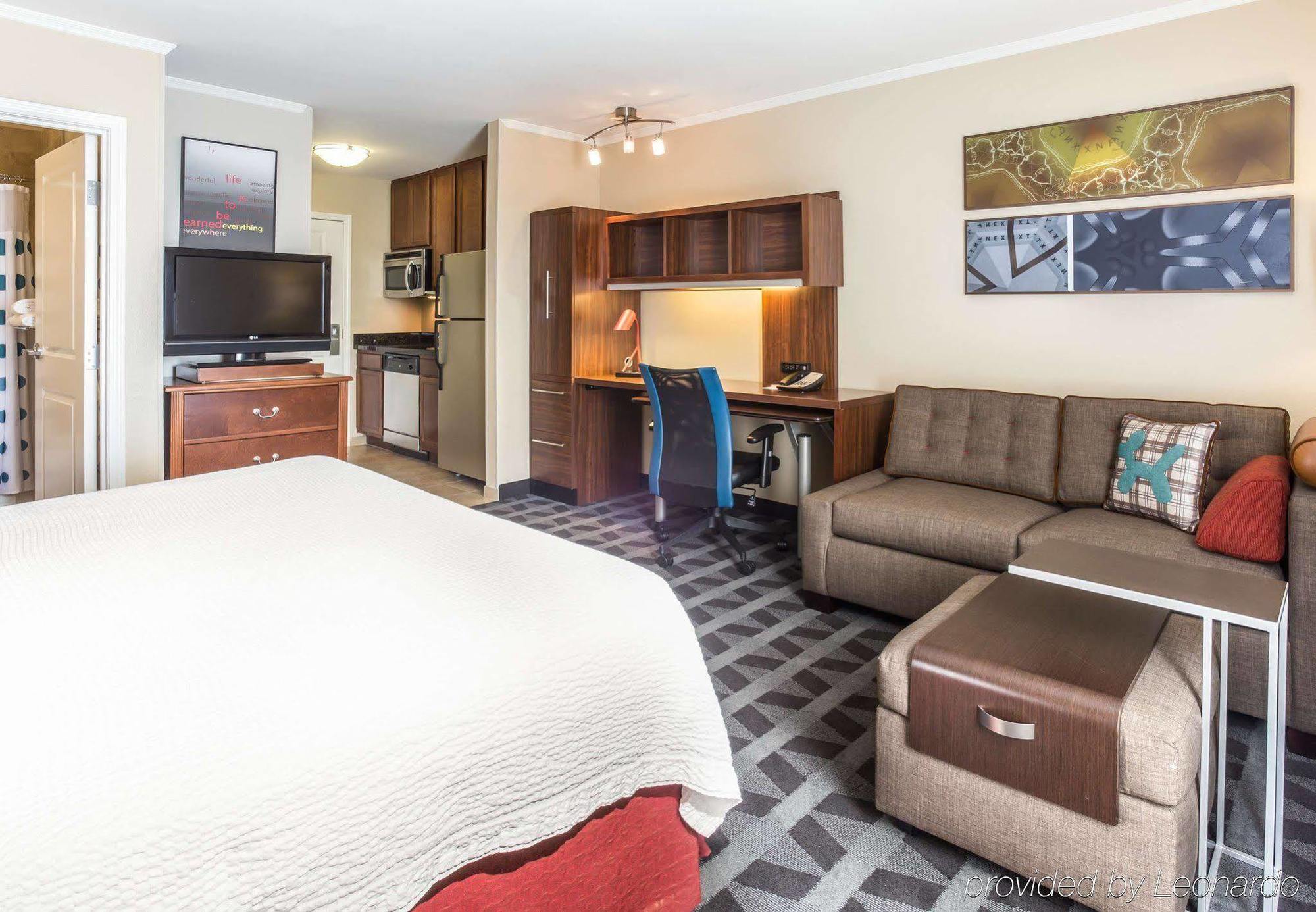 Towneplace Airport Hotel 3*