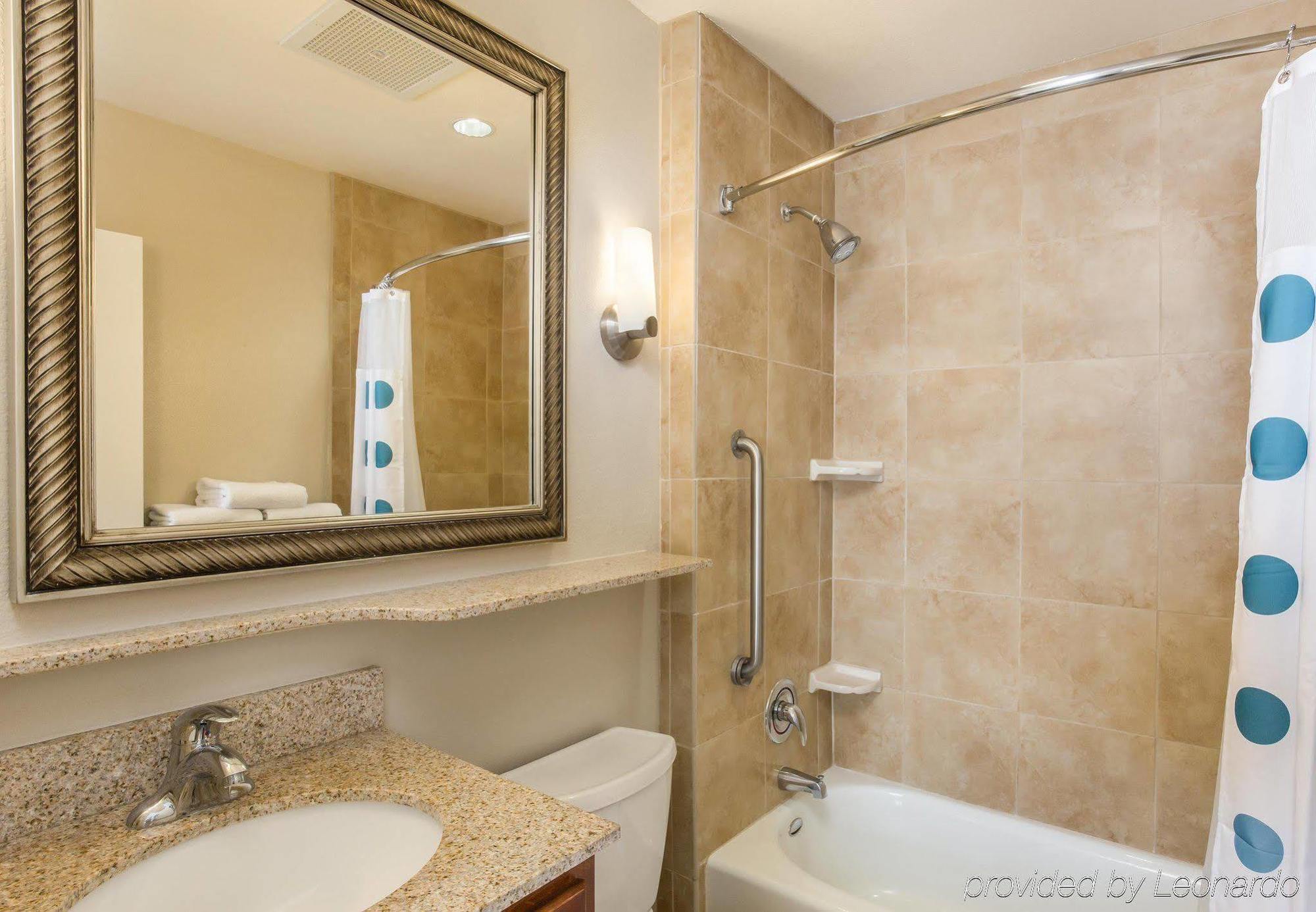 Towneplace Airport Hotel 3*