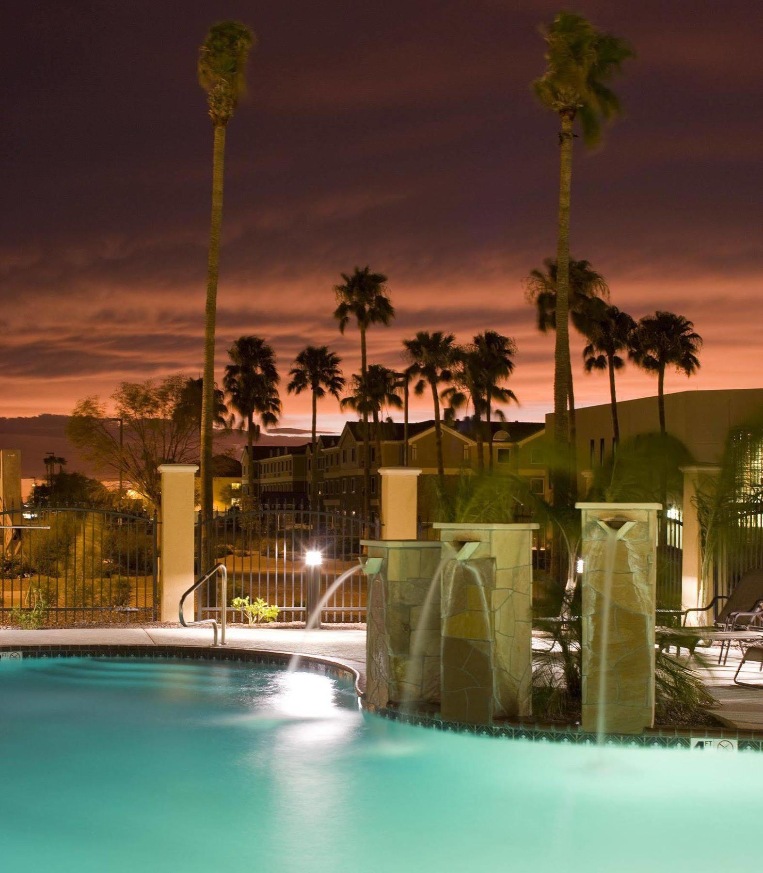 Hotel Towneplace Airport 3*